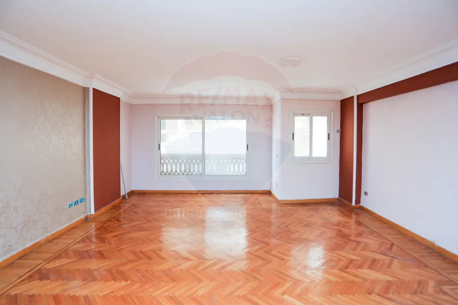 شقة للبيع 160 م كفر عبده (ش ابراهيم راجي )