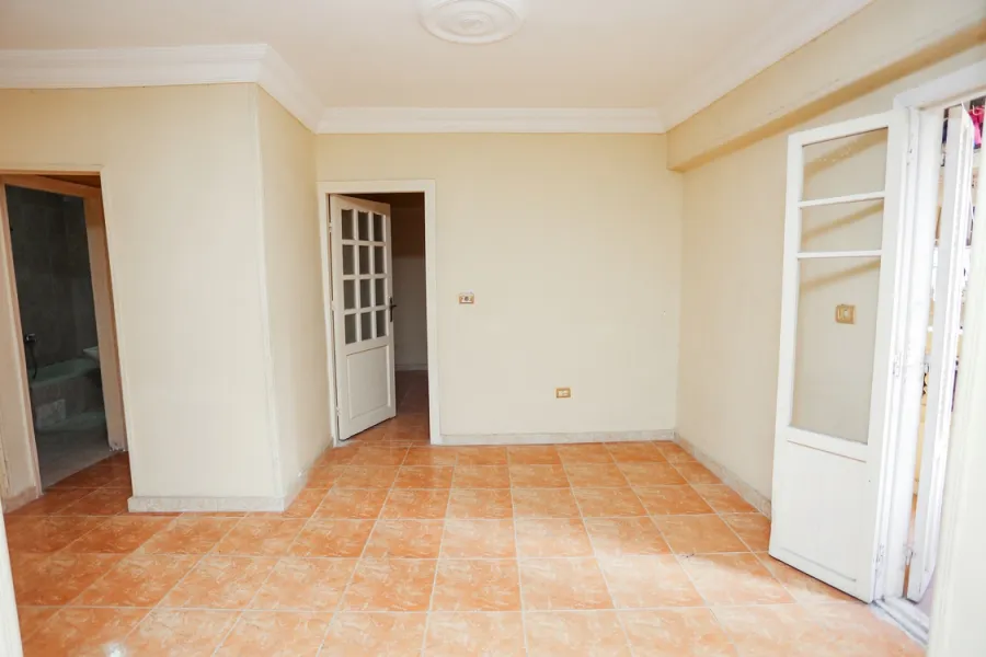 شقة للبيع 118م ميامي (متفرع من ش خالد بن الوليد)