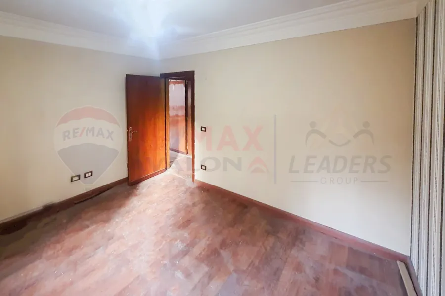 Administrative headquarters for rent 100 m Sidi Gaber (Mahmoud Shaker St)