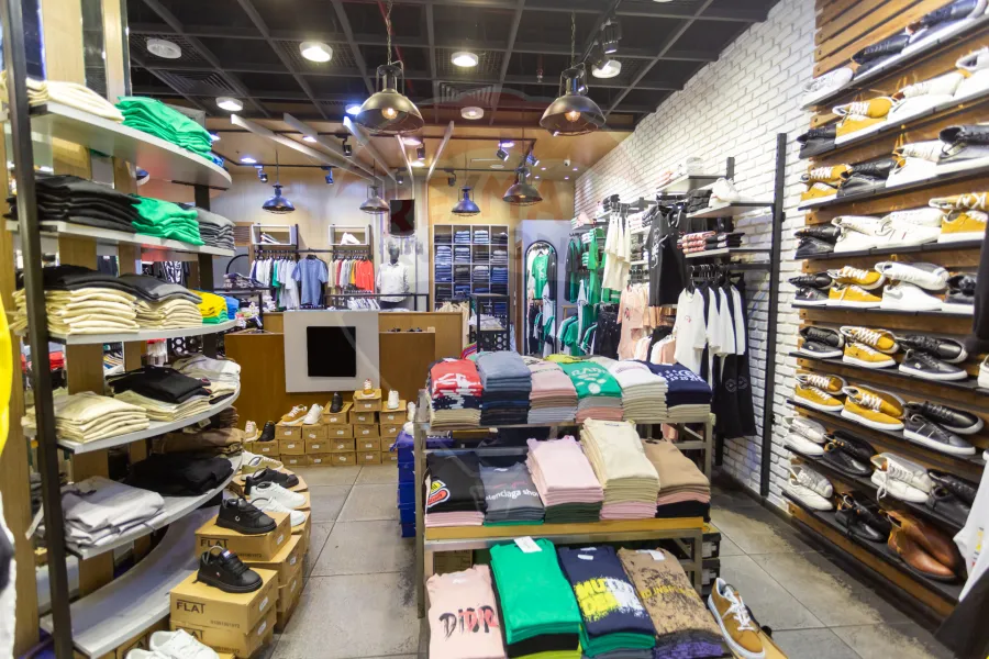 Shop for rent 58 m San Stefano (inside San Stefano Mall)