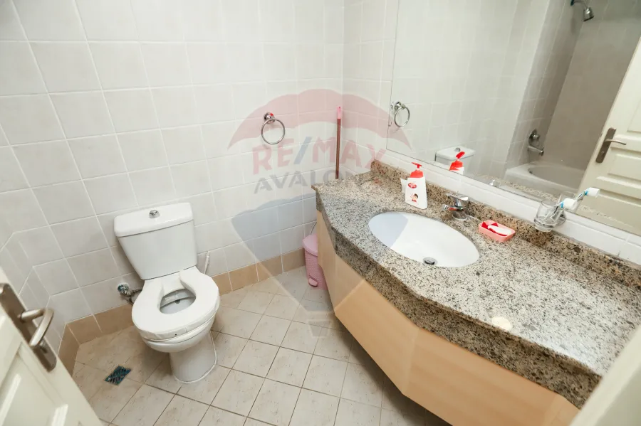 شقة للإيجار 650 م سان ستيفانو (الفورسيزون - علي البحر مباشرة)