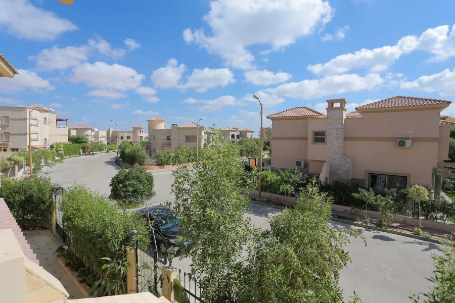 Twin house Ville For Sale 399m King Marriot ( Alex west Compound ) - Semi finished