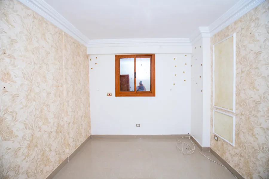 شقه للبيع 130م لوران (خطوات من شارع الأقبال و البنك الأهلي)