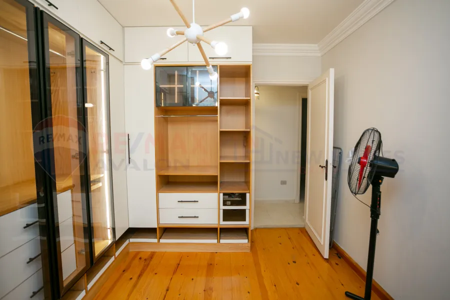 شقة للبيع 146 م لوران (ثاني نمرة من ش ابو قير)