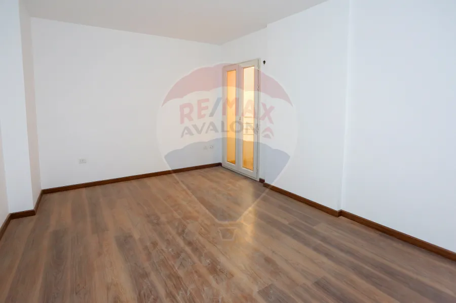 شقة للبيع  198 م سموحة (كومباوند الصيادلة 2)