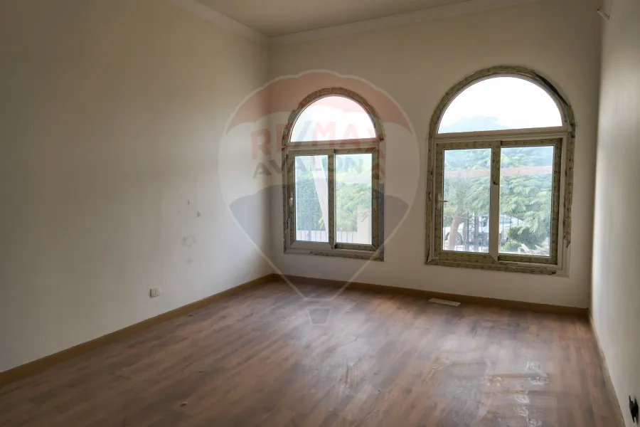 Standalone villa for rent 1250 m King Mariout