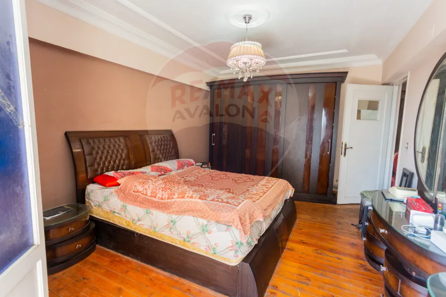 شقة للبيع 131 م زيزينيا (ش أبوقير)