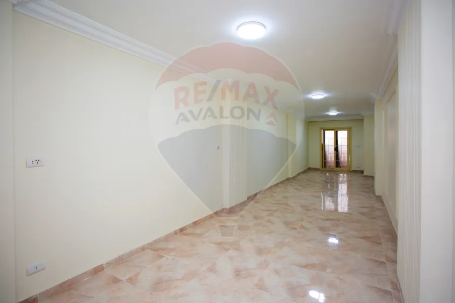 Apartment for sale 175 m Sporting (steps from the sea)