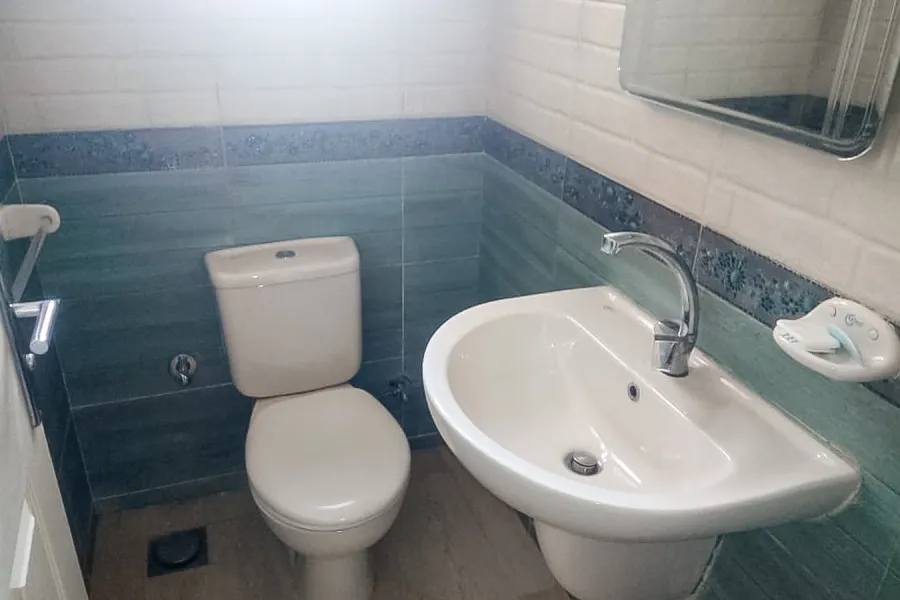 شقة للأيجار 280م سموحة (ش مسجد ناصر)