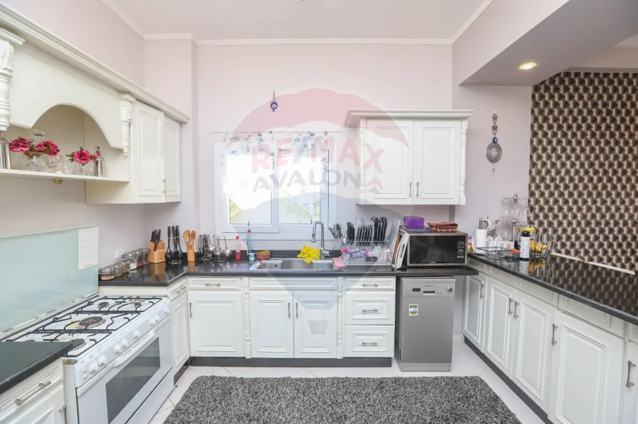 فيلا مسجلة للبيع 900 م كينج مريوط (امام استاد برج العرب)