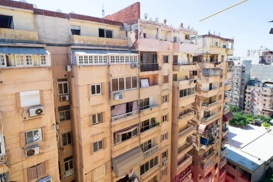 شقة للبيع 200 م زيزينيا (ش مسجد يحيى)