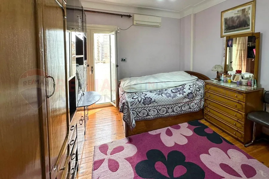 شقة للبيع  200 م جناكليس (ش  محمد باشا محسن)