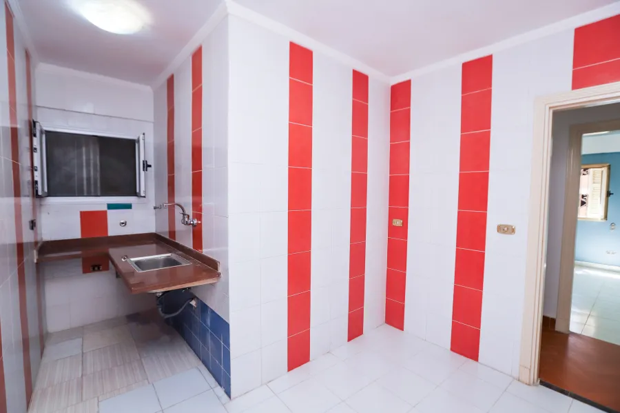 شقة إدارى للبيع 164 م سموحة (ش توت عنخ آمون)