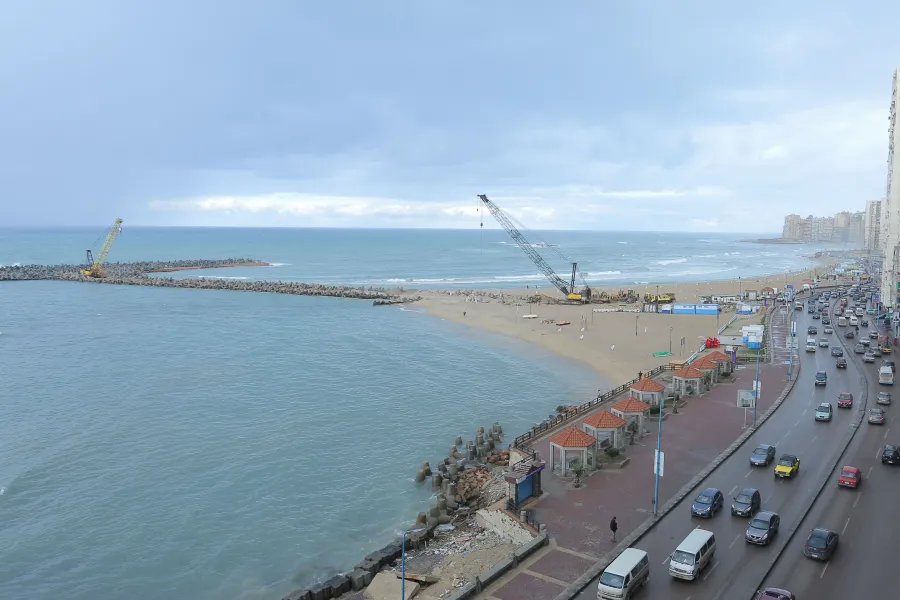 شقة للبيع 170م السرايا -علي البحر مباشرة