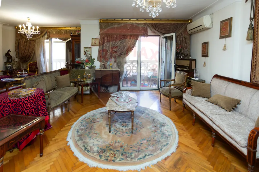 Apartment for sale 240 m Glim (Abdel Salam Arif St.)