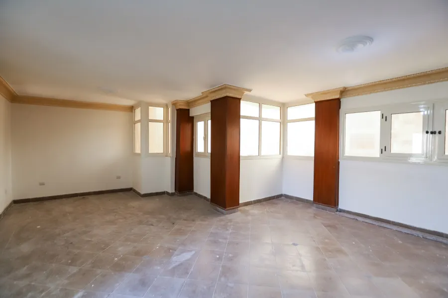 شقة دوبلكس للبيع 425 م لوران ( متفرع من ش الأقبال )