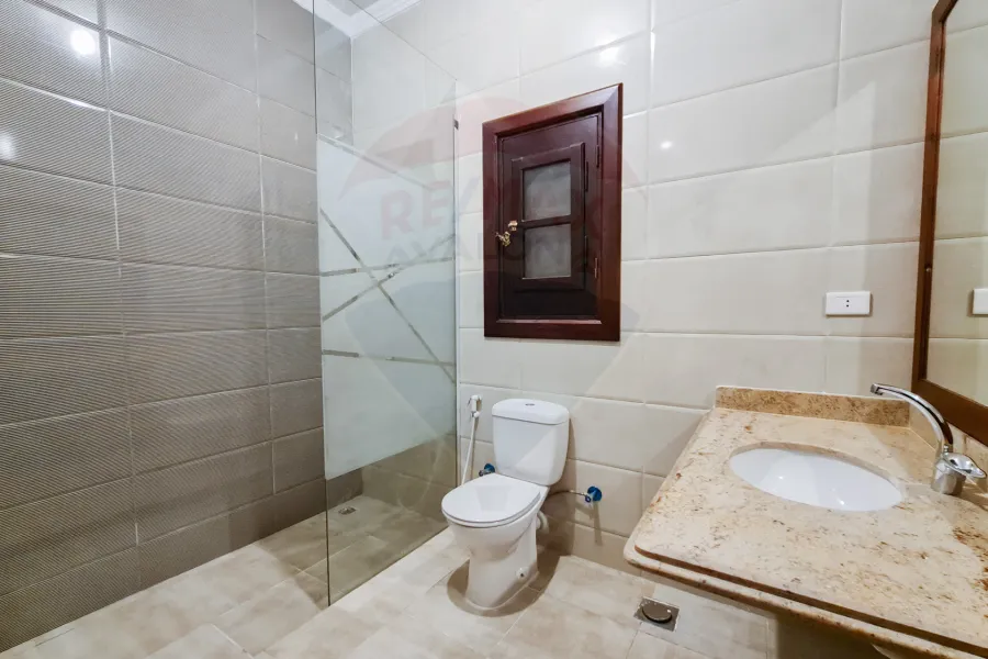 فيلا للبيع 1,650 م كينج مريوط (خلف الديزرت هوم)