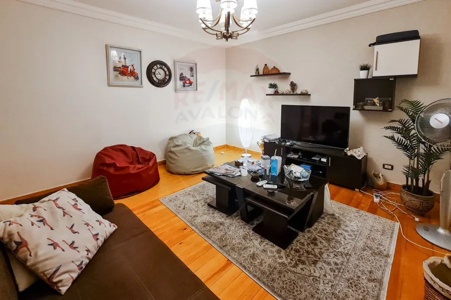 شقة للايجار 200 م رشدى (ش إبراهيم حلمى)