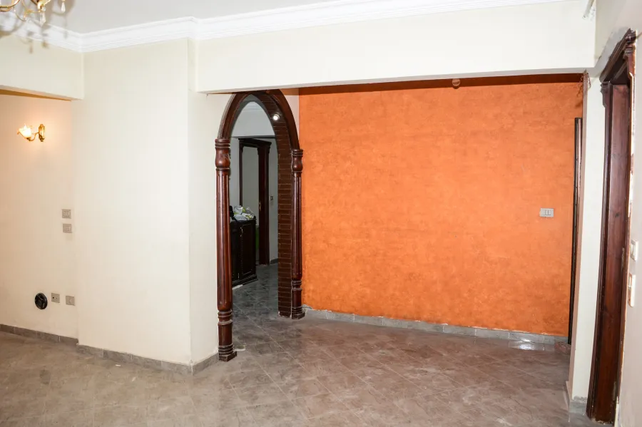 شقة للإيجار160م العجمي (الهانوڤيل طريق اسكندرية مطروح - بجوار حلوانى كلاسيك)