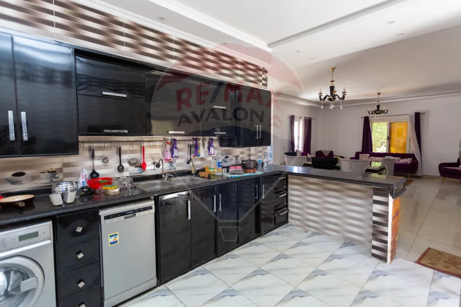 فيلا مستقلة للبيع 520 م الكينج مريوط (طريق الكافوري خلف عكنش)