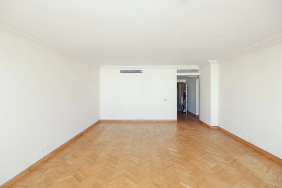 شقة للبيع 225م سموحة - عمارة اللوتس (ش فوزى معاذ الرئيسى)