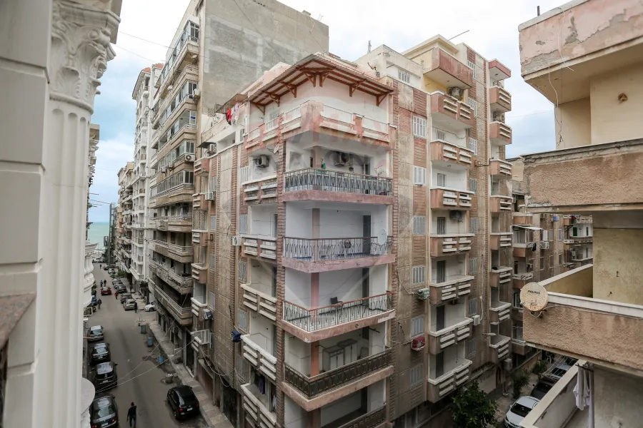 شقة للبيع 175 م رشدي (شارع رشدي باشا)