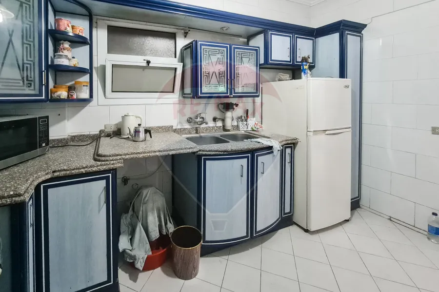 شقة للايجار المفروش 150 م لوران (خطوات من البحر)