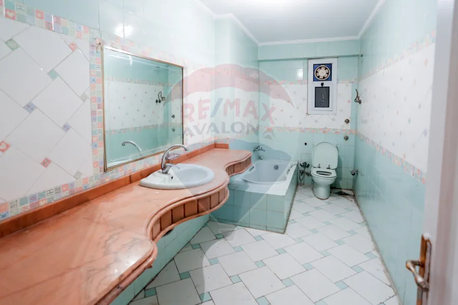 مقر اداري للايجار 255 م سموحه ( شارع كمال الدين صلاح )