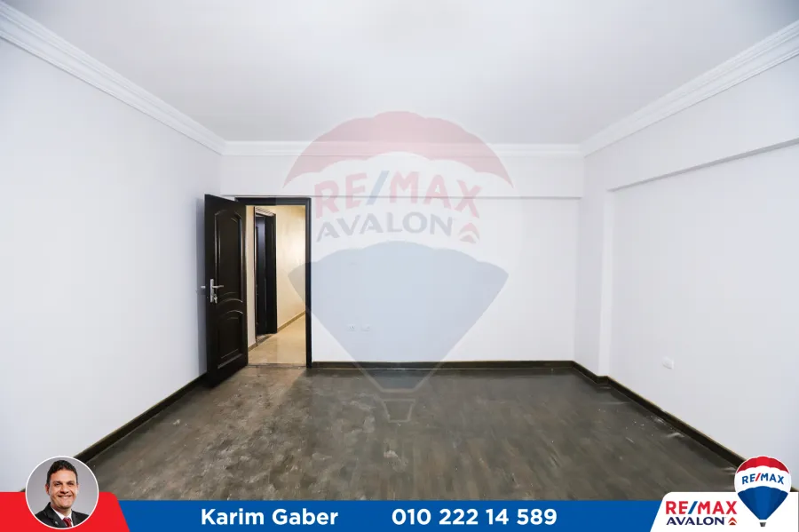 شقة للبيع 250م رشدي (شارع ابراهيم حلمي )-اول سكن