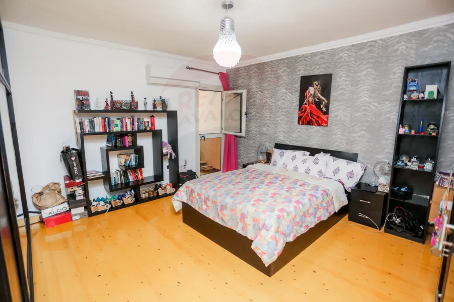 شقة للبيع 400 م زيزينيا (خطوات من متحف المجوهرات)