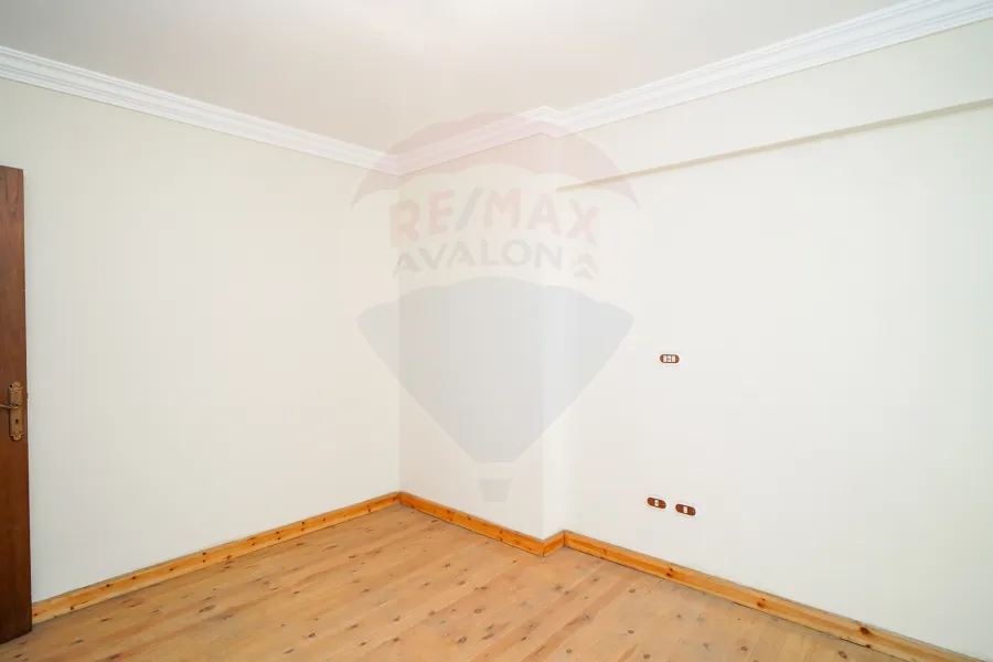 شقة دوبلكس للبيع 180 م لوران (ش الاقبال الرئيسى)