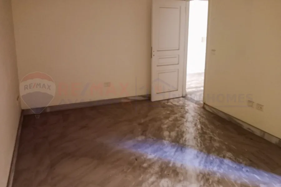 Apartment for rent 238 m Louran (El-Eqbal main st.)