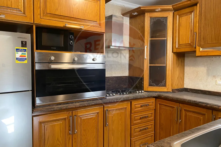 شقة للبيع 205 م رشدي (علي الترام مباشرة)