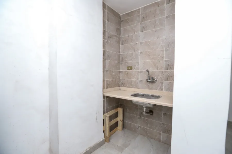 مسطح ادارى  للبيع 154 م سموحة (ش ألبرت الاول)