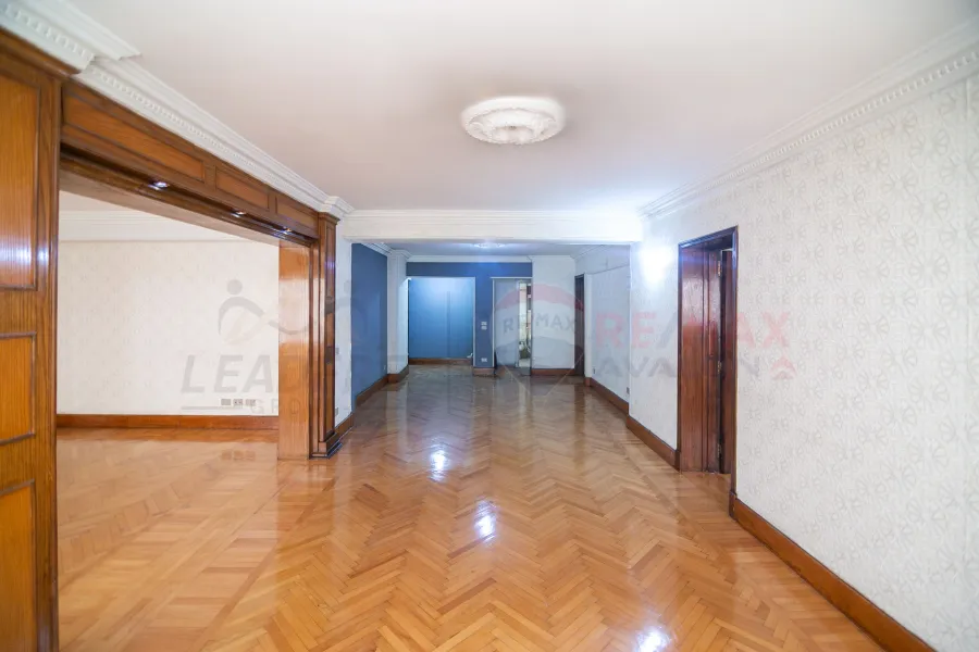 شقة للبيع 250 م لوران (ش أبوقير)