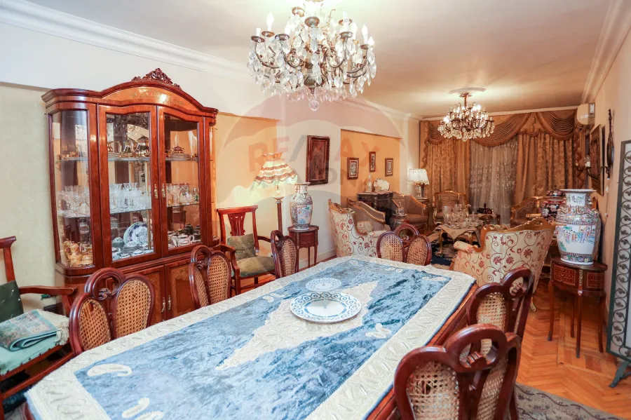 شقة للبيع 125 م كفر عبده (ش خليل الخياط)