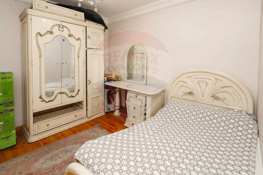 apartment for sale 176 m Louran (Shaarawy St. - steps from the sea and the tram)