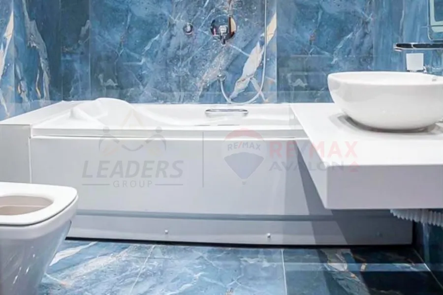 شقة للبيع 195 م كفر عبده (عمارة براند - ش سانت جيني)