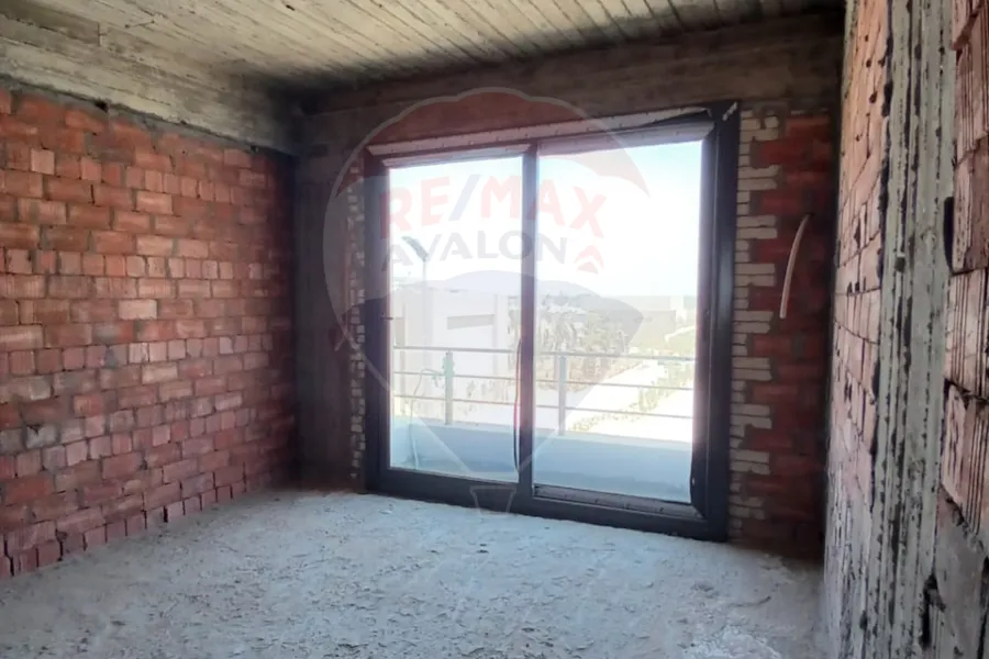 تيسيرا للبيع 242 م (كومباوند بالم هيلز الإسكندرية)