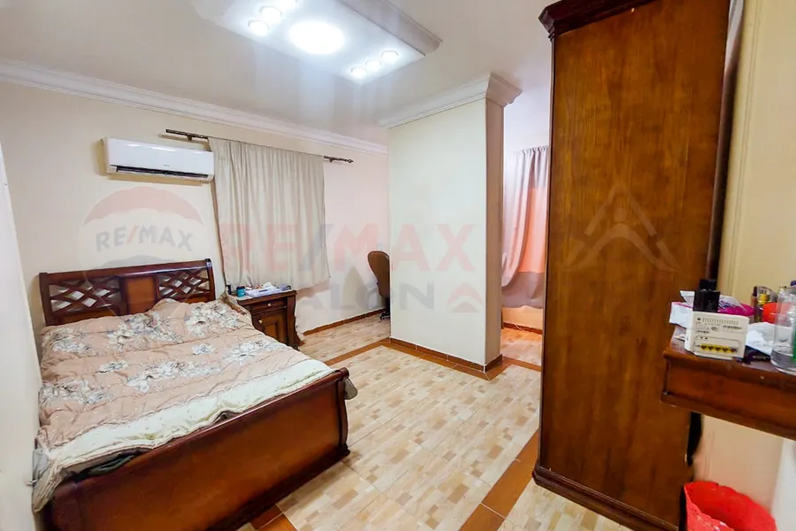 Furnished apartment for rent 100 m Raml Station (steps from Sultan Hussein)