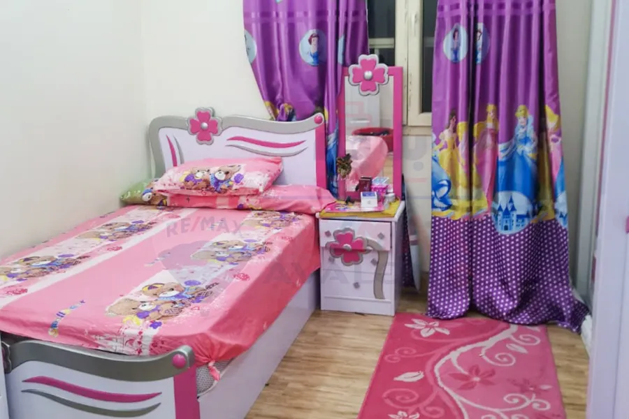 شقة للبيع 215 م سيدي بشر (ش جمال عبد الناصر)