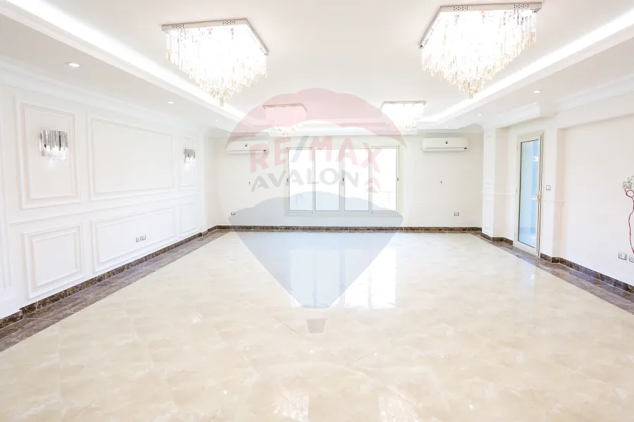 شقة للبيع 526 م سموحة (كومباوند أنطونيادس)