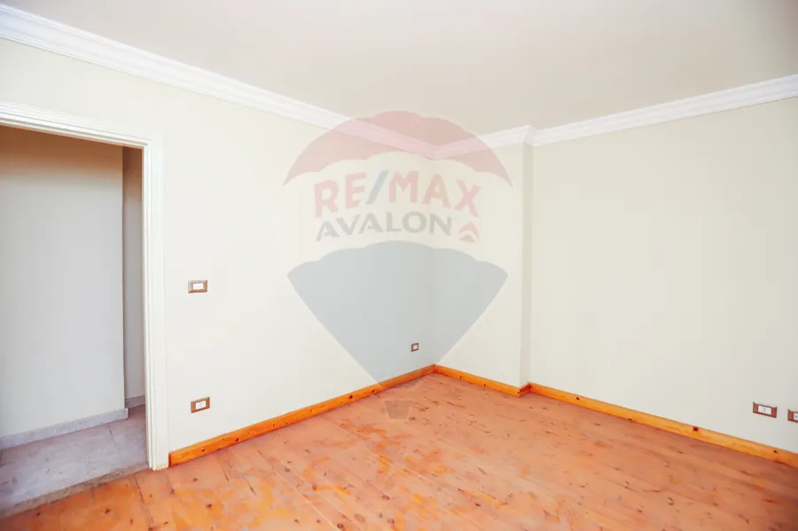 شقة للبيع 210 م لوران (ش محمد فريد )