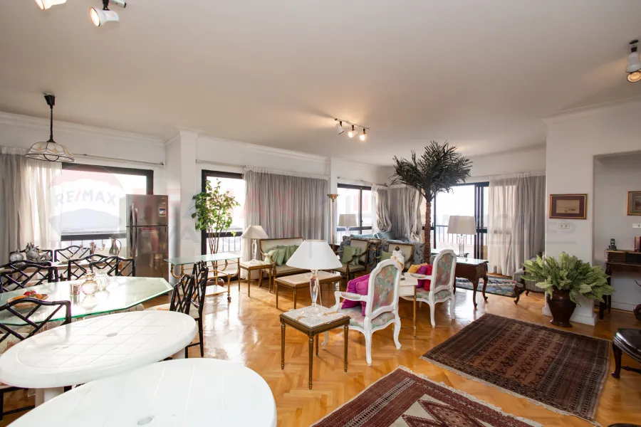 Apartment for sale 176 m Louran (directly on the sea)