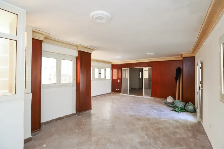 شقة دوبلكس للبيع 425 م لوران ( متفرع من ش الأقبال )