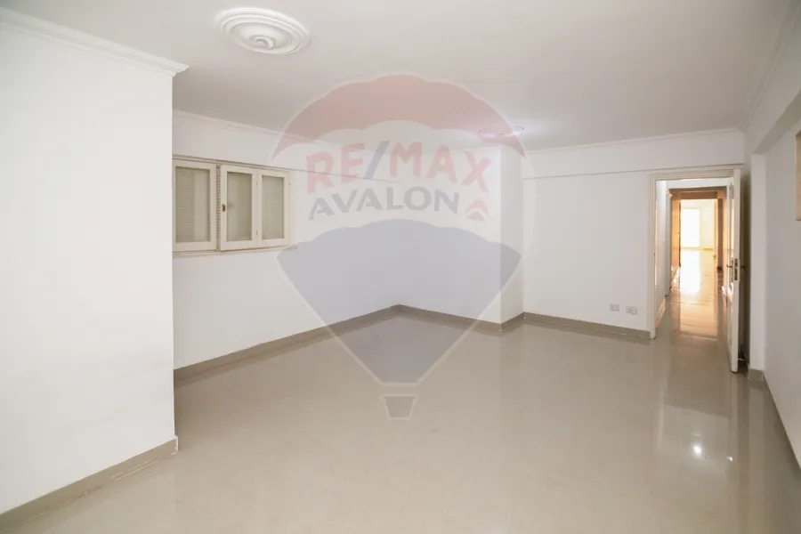 Apartment for sale 200 m Ibrahimia (second number from the sea)