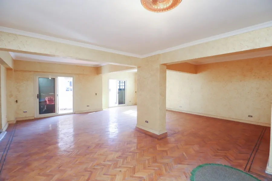 شقة للبيع 180م سموحة