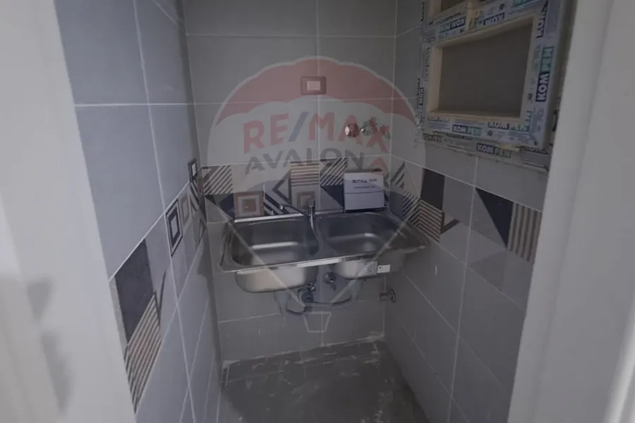 Administrative unit for rent 120 m Moustafa Kamel (directly Abu Qir st.)