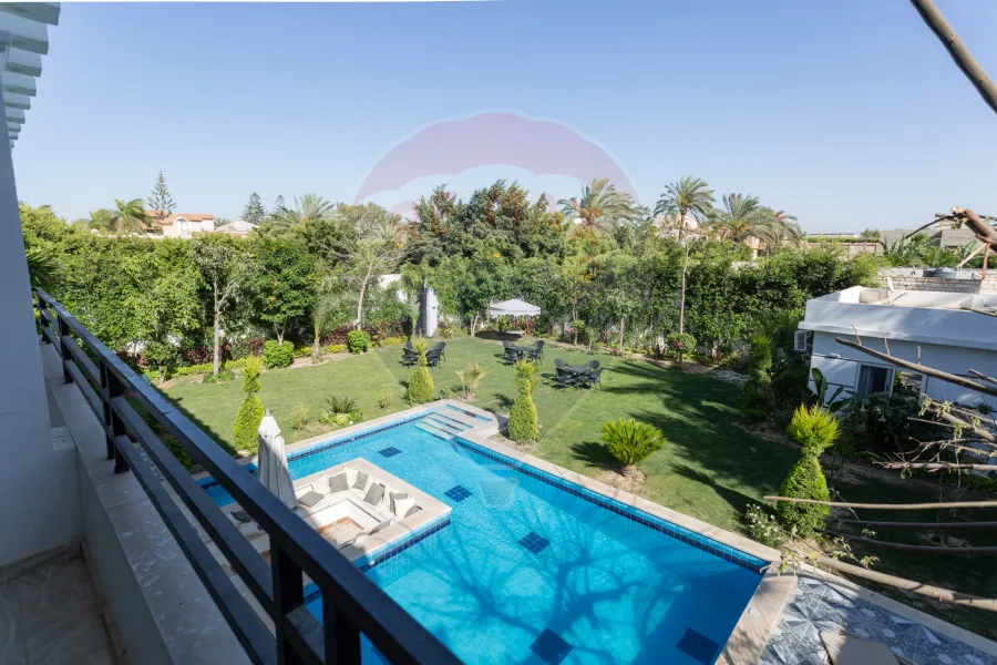 Villa for sale 1,000 m Al-King Mariout (New king St.) - 12,000,000 EGP