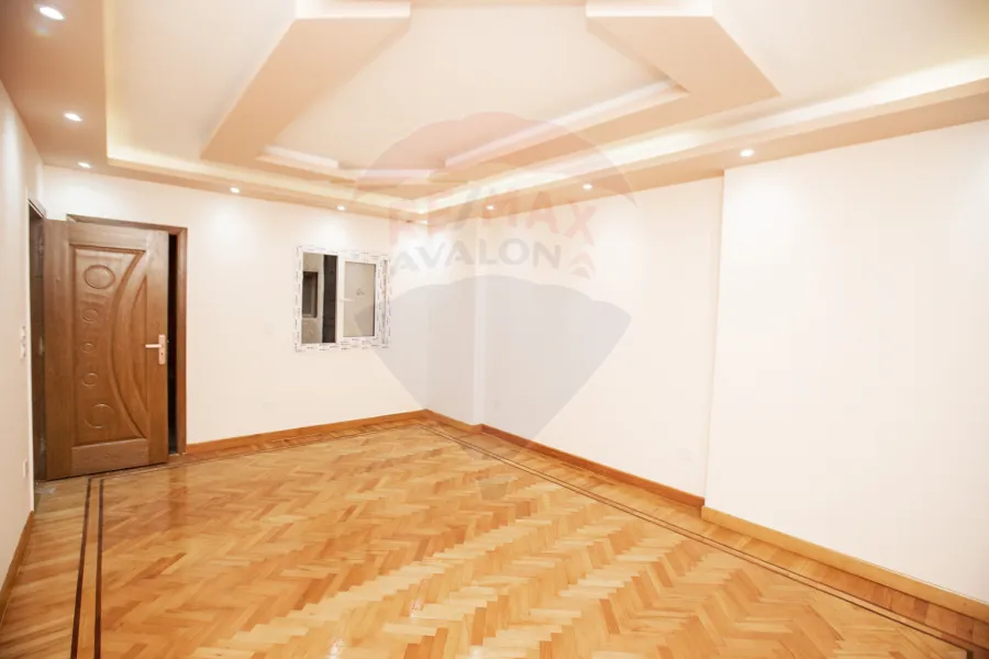 شقة للبيع 220 م مصطفى كامل (على الترام مباشرة) - أول سكن - شقة ناصية